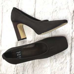 Nine West women's Dark Brown Heels size 6B